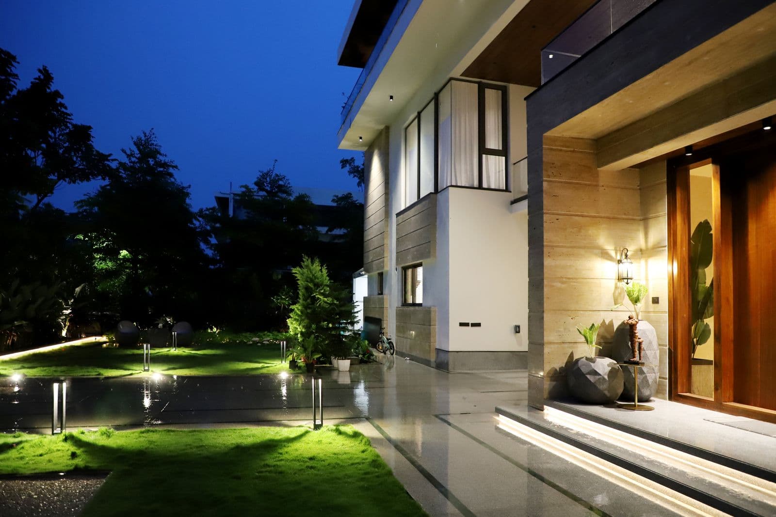 Mountain-modern luxury estate exterior at dusk in Castle Rock, CO